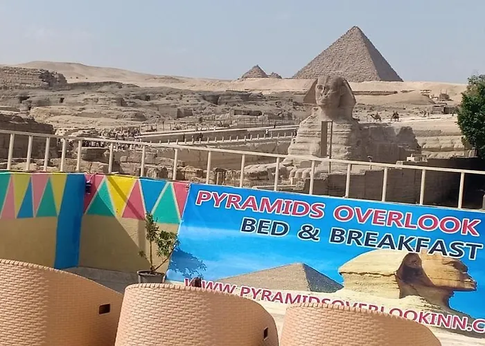 Pyramids Overlook Inn
